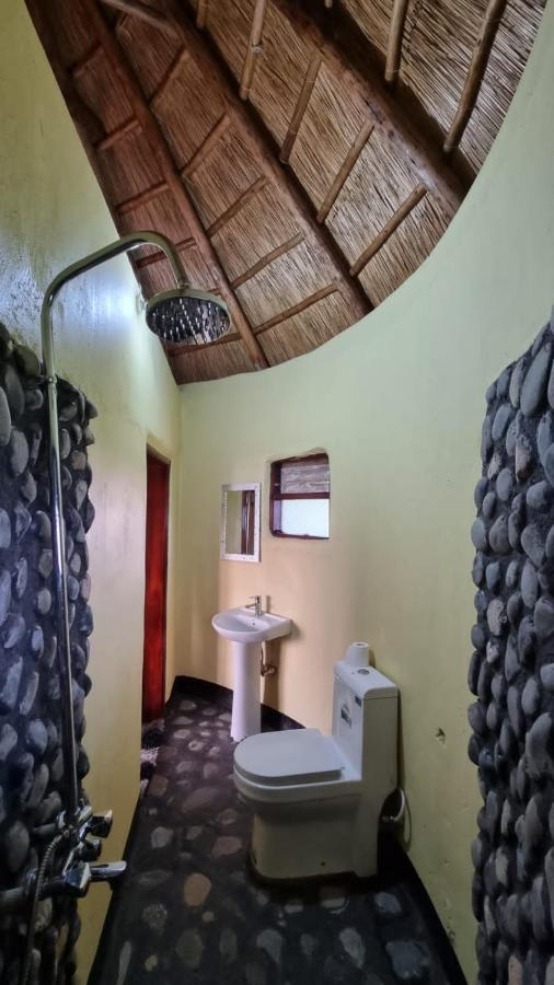 Lake Nyamirima Cottages Fort Portal Екстериор снимка