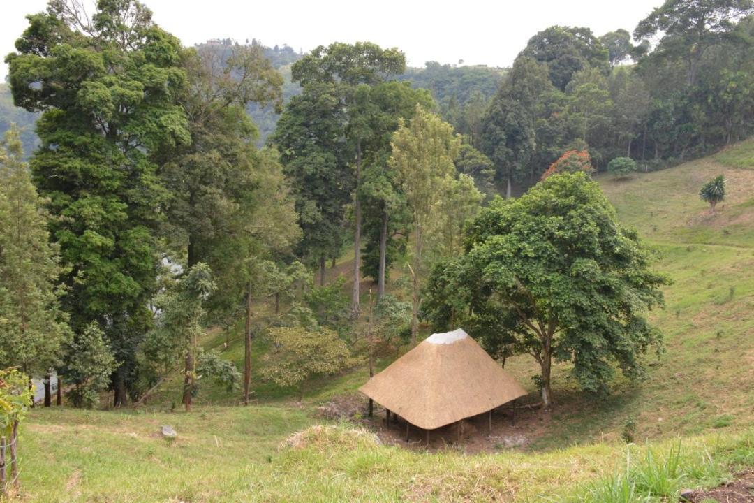 Lake Nyamirima Cottages Fort Portal Екстериор снимка